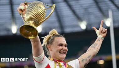 England women arrive to face Canada at Women's Rugby World Cup final