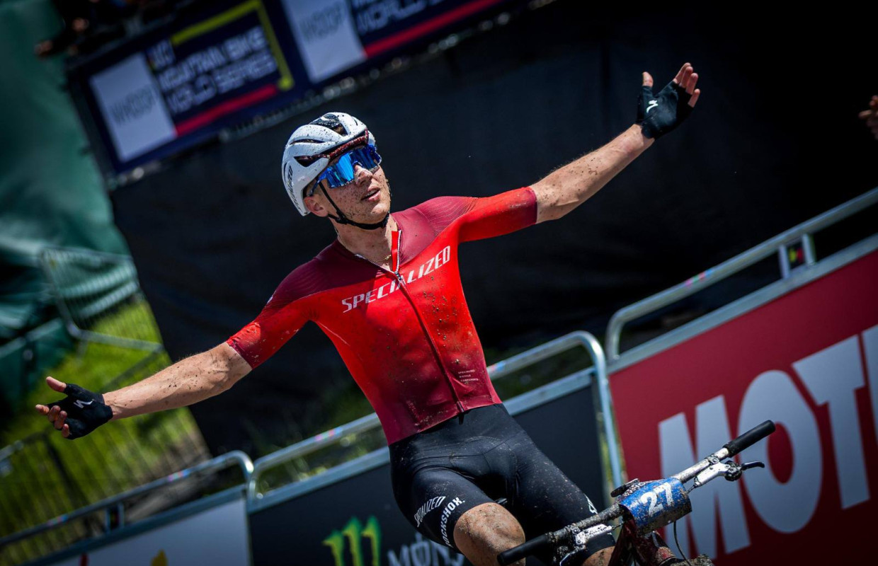 Boichis finds the perfect attack and wins his first Elite XCO World Cup in Leogang: Azzaro has been disqualified after finishing second