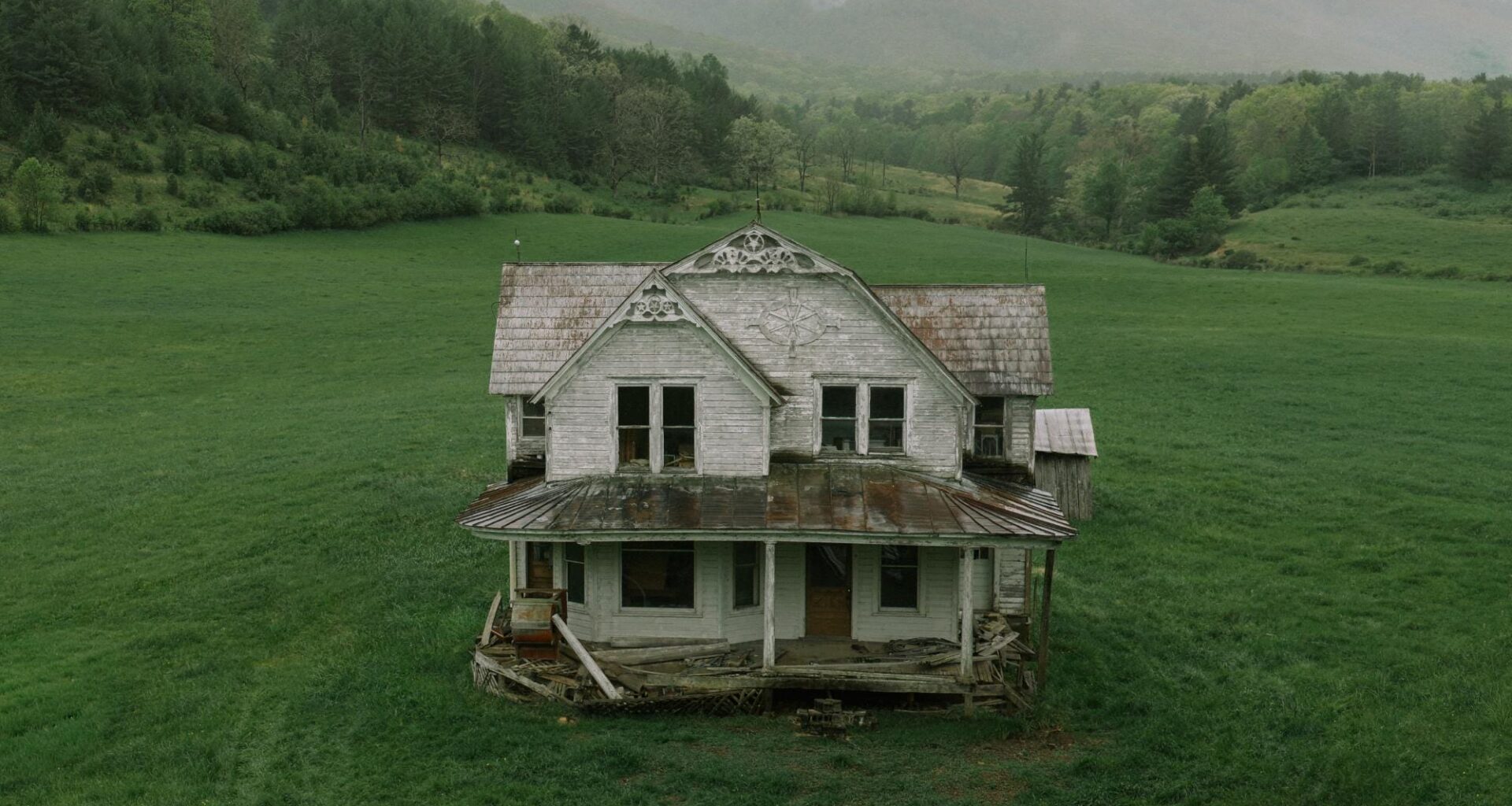 a photograph by Brendon Burton of an abandoned house in an isloated area