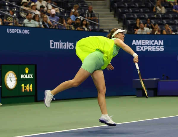 Alena Ostapenko lost to an older German tennis player