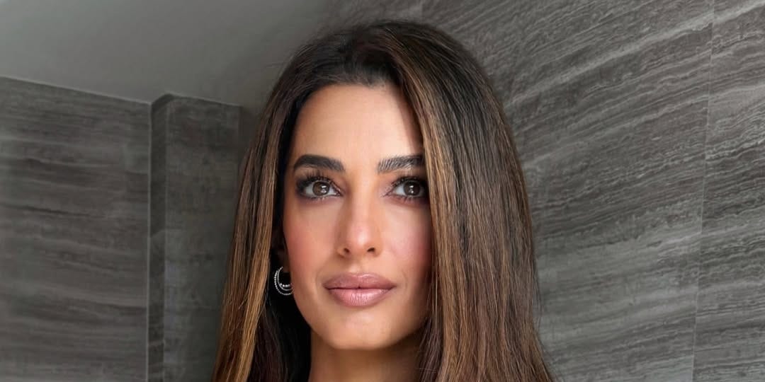 Amal Clooney Debuts a “Bell-Bottom” Haircut