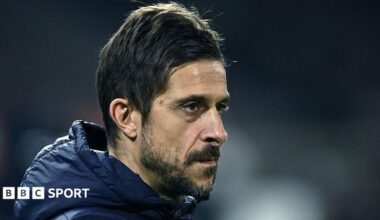 Alessio Dionisi, while head coach of Empoli, looking on from the touchline