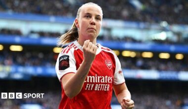 Beth Mead celebrates with a fist pump