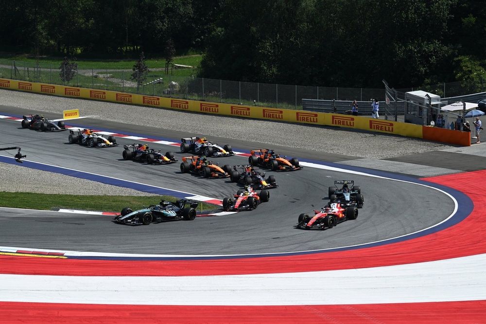 Charles Leclerc, Ferrari, Lewis Hamilton, Ferrari, George Russell, Mercedes