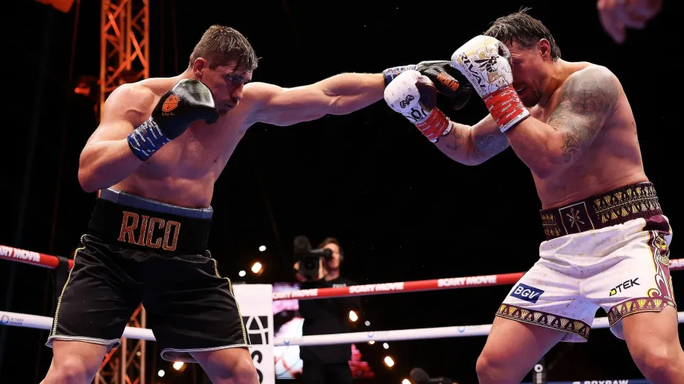 Rico Verhoeven punching Oleksandr Usyk