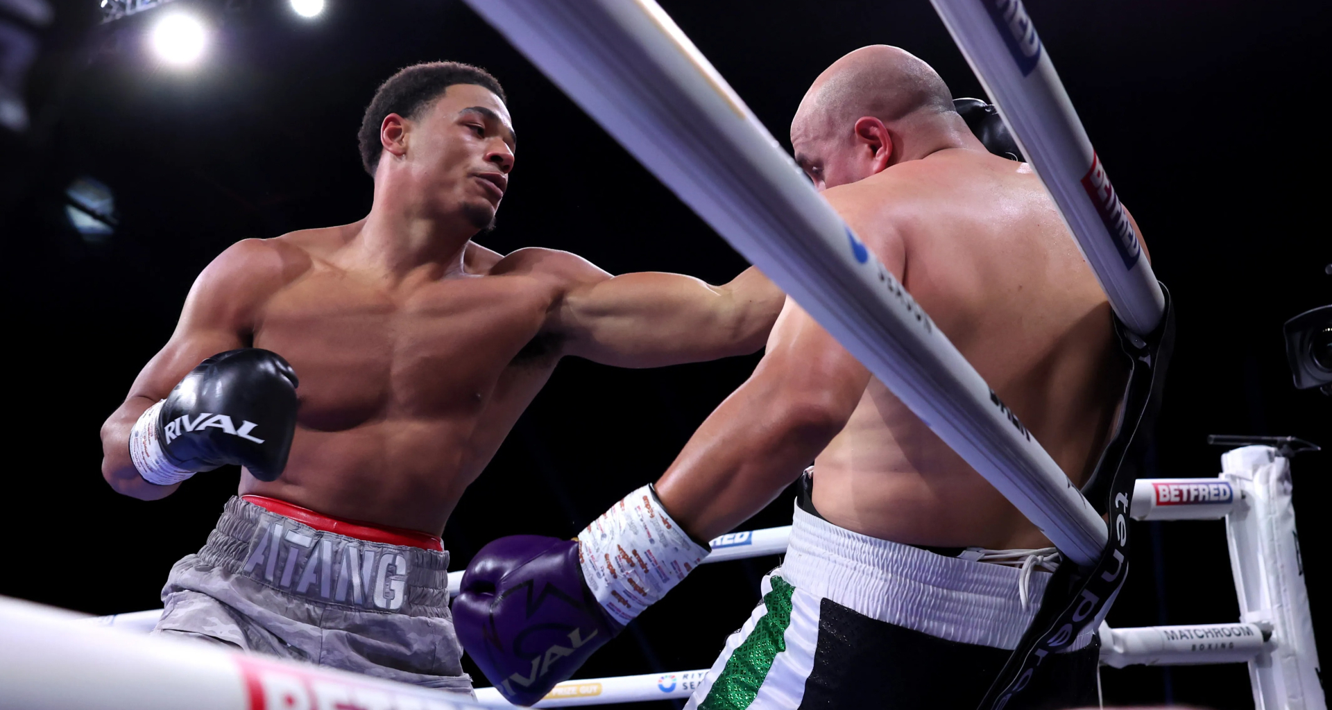 British heavyweight talent, 19, steamrolls unhappy rival in vicious one-round stoppage to set up US debut