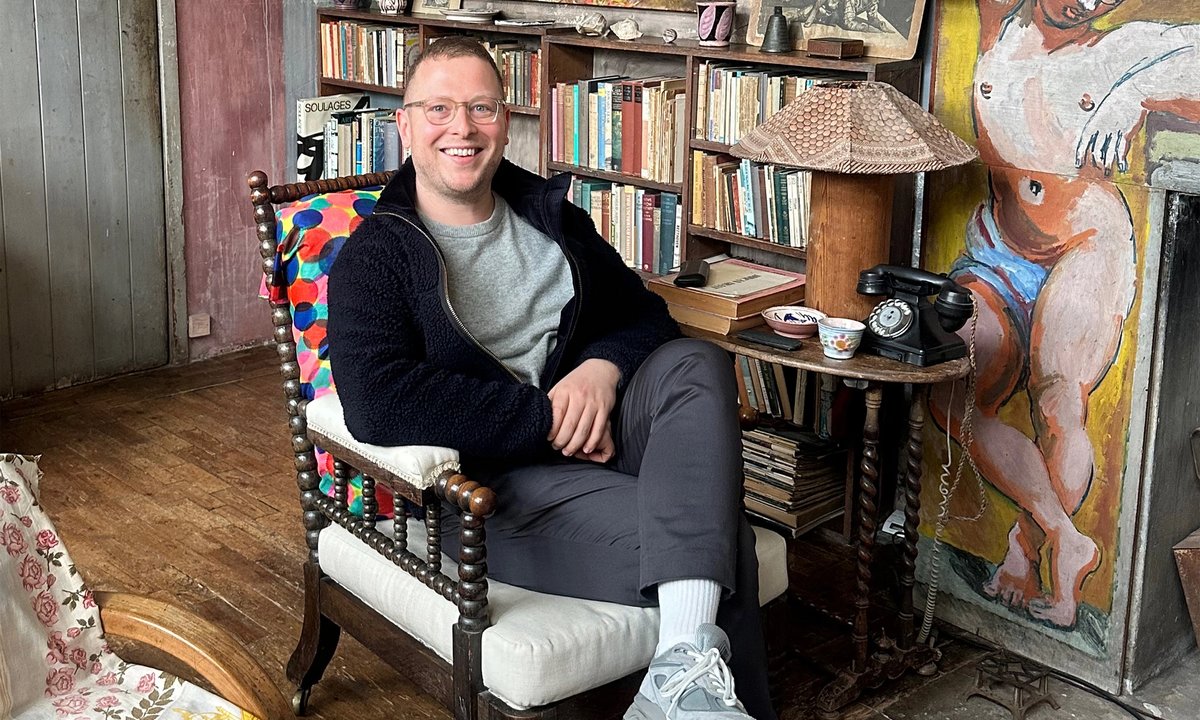 Call my agent: why artist management companies are making a comeback - The Art Newspaper