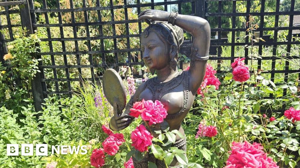 Appeal as rare Indian statues stolen from garden - BBC