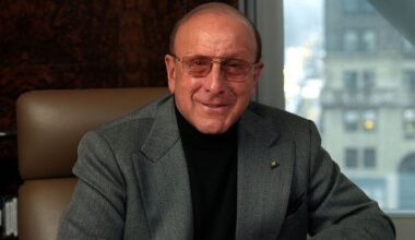 Clive Davis Dies at 94