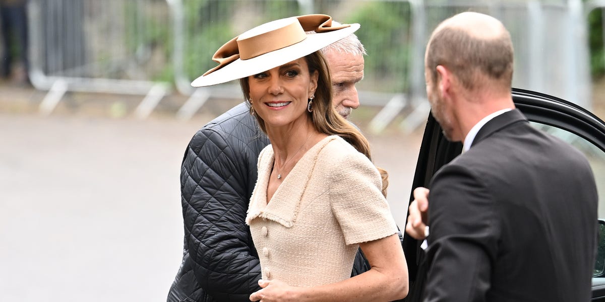 Kate Middleton Looks Stylish in Blush Roland Mouret Dress at Peter Phillips and Harriet Sperling’s Wedding