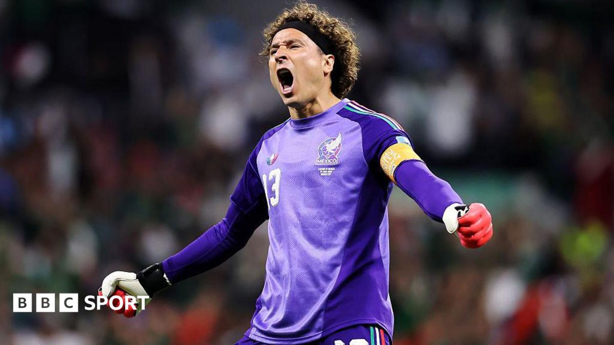 Mateo Chavez celebrates his goal for Mexico against Czech Republic