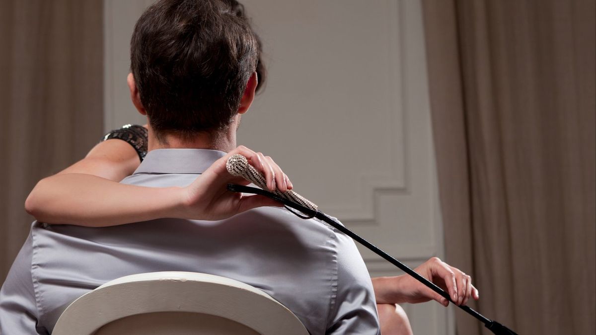 Expert issues warning over 'electrosex' trend that men are losing their minds over