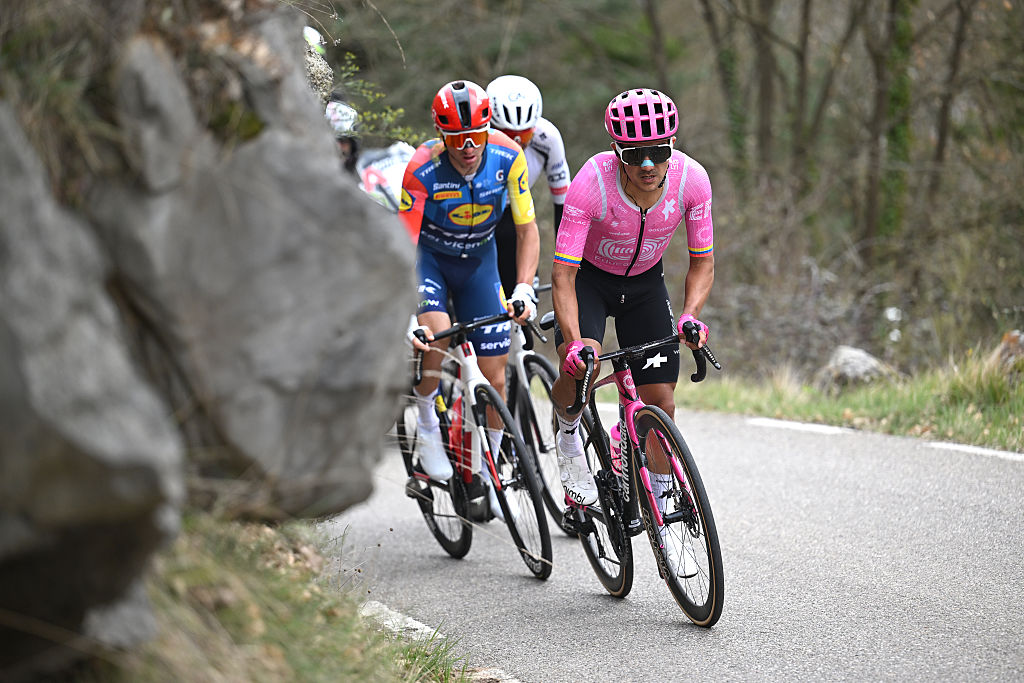 Richard Carapaz leads a group of riders up a climb at the 2026 Volta a Catalunya