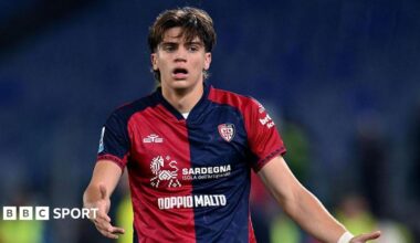 Marco Palestra gesturing while playing for Cagliari