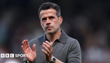 Marco Silva claps Fulham fans