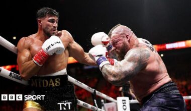 Oleksandr Usyk and Rico Verhoeven face off