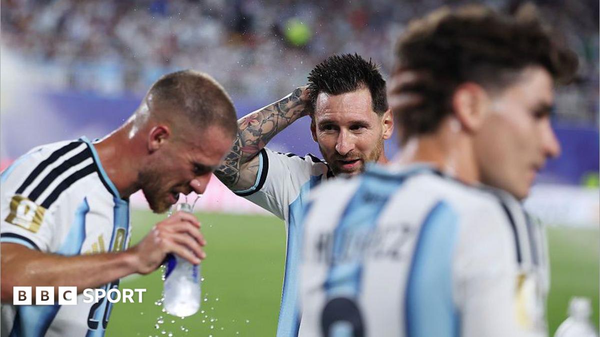 Lionel Messi and his Argentina team-mates