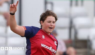 Grace Scrivens celebrating taking a wicket for Essex