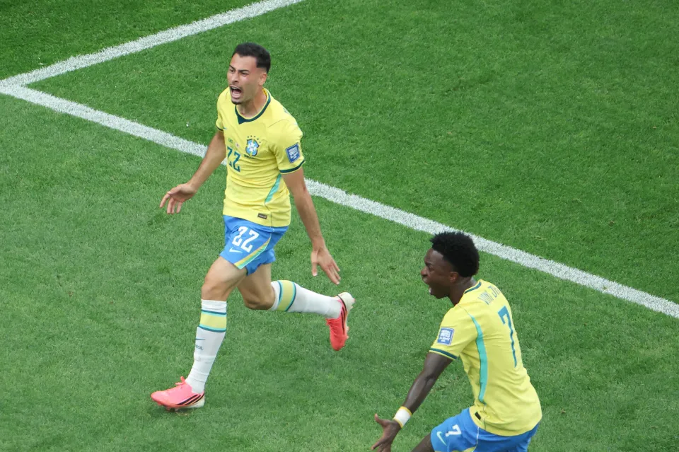 Gabriel Martinelli celebrates against Japan