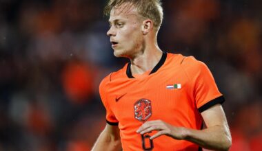 REPORT: Tottenham continue to negotiate for Jan Paul van Hecke
