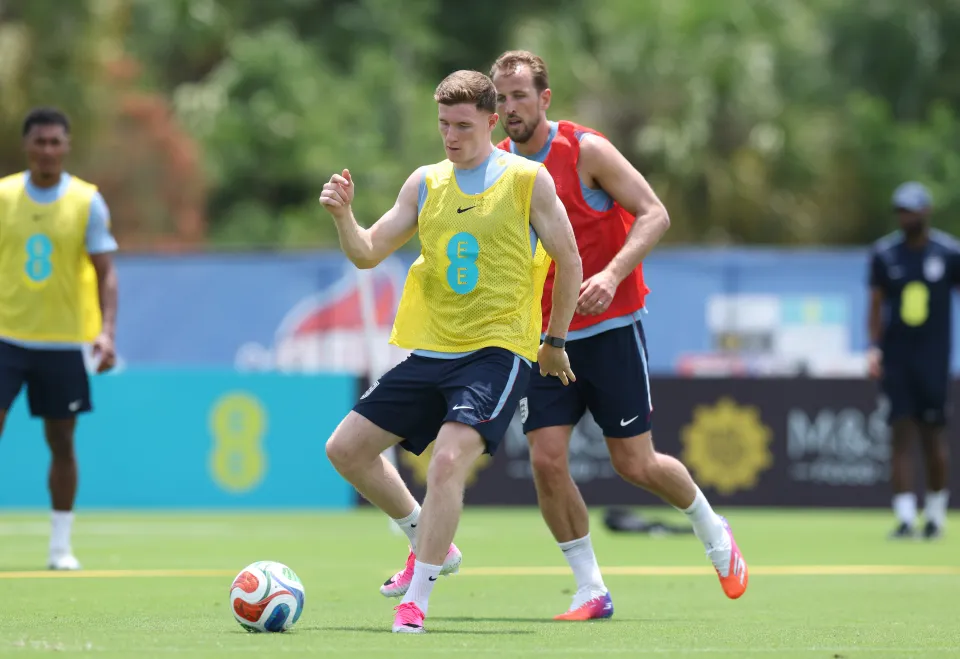 Elliot Anderson in England training