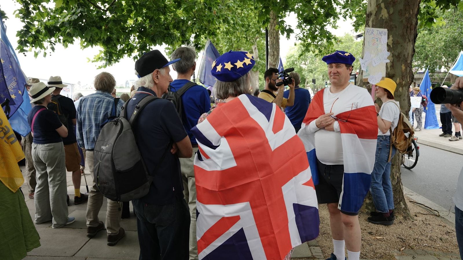Hundreds march through capital calling to rejoin EU ahead of 10th Brexit anniversary