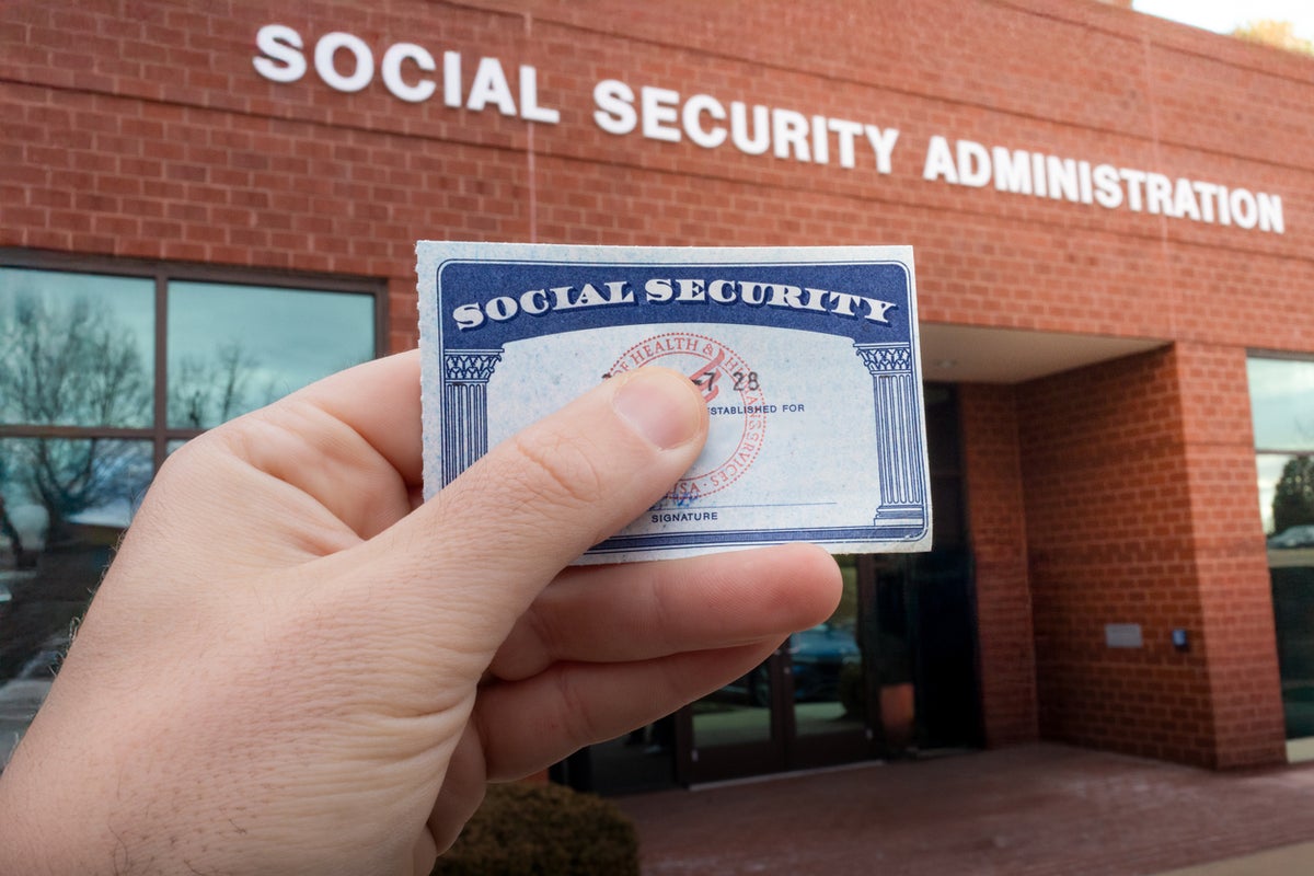 Social Security’s trust fund will run dry by 2032. Expert explains what’s at stake for retirees