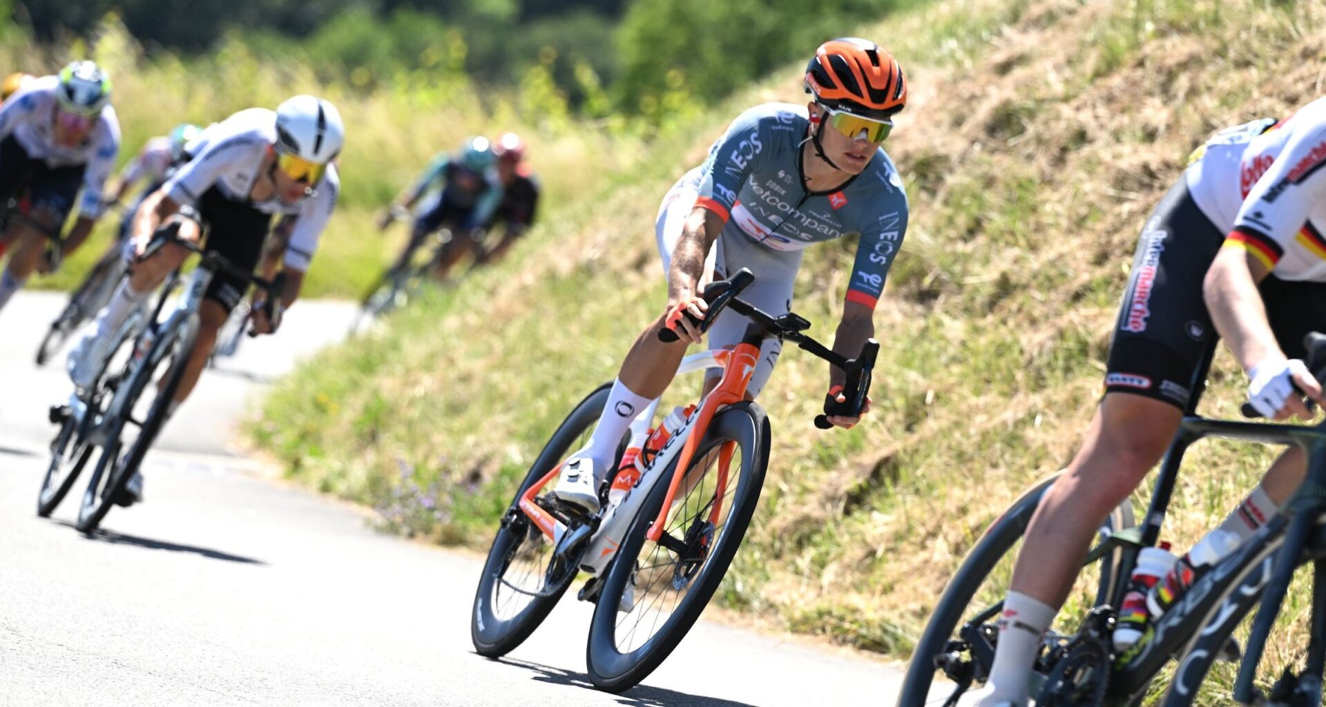 'Gutted' Oscar Onley to miss Tour de France with 'significant' shoulder injury suffered in crash in Stage 6 of the Tour Auvergne-Rhone-Alpes