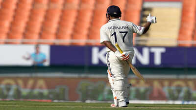 'Playing such a shot is mind-boggling': Ashwin tears into Rishabh Pant after another missed century