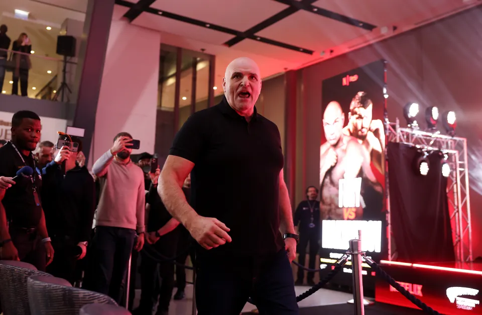 Fury angrily shouting at media at Tyson Fury press conference