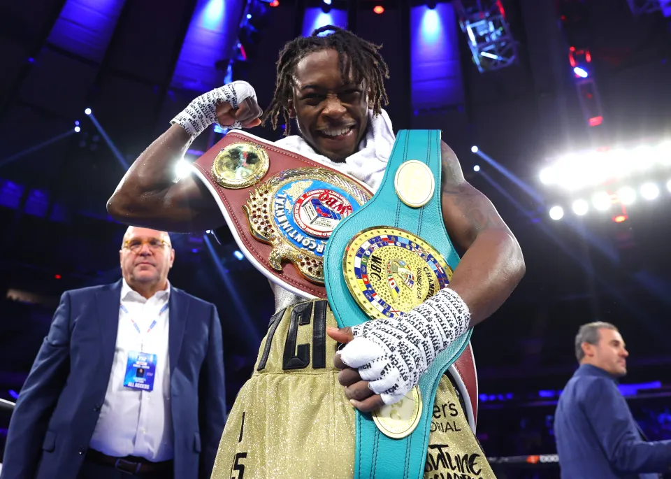 Davis is a former WBO lightweight champion, and is now ranked No.1 at welterweight by the body