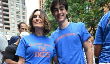 Mariska Hargitay's son wears punny shirt about his mom at Knicks parade