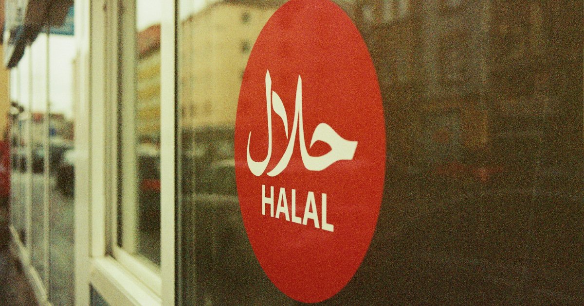 Video of ‘British Muslims’ marching for ‘halal standards’ is an AI fake – Full Fact