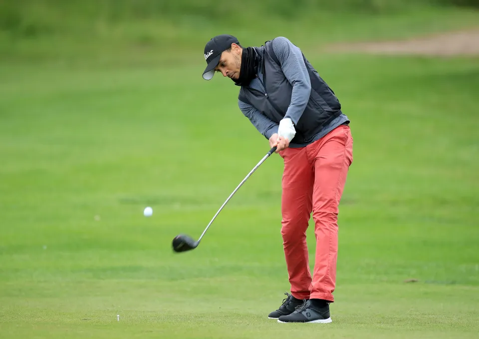 Peter Odemwingie plays a shot on the Clutch Pro Tour