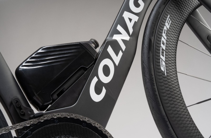 A Colnago TT2 aero water bottle