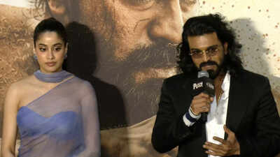 Did Janhvi Kapoor oppose to her camera angles in Peddi? Leaked chats claim so, Ram Charan said no to objectify her: 'No waist shots'