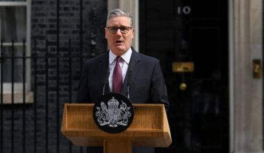 Starmer resigns as UK's prime minister, succumbing to political pressure