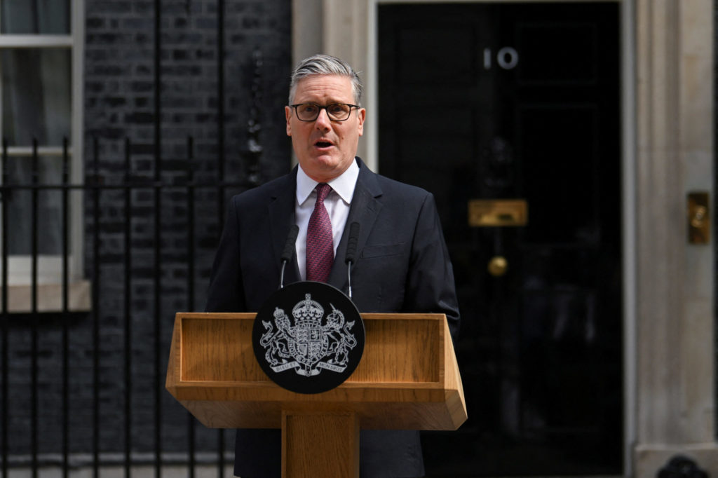 Starmer resigns as UK's prime minister, succumbing to political pressure