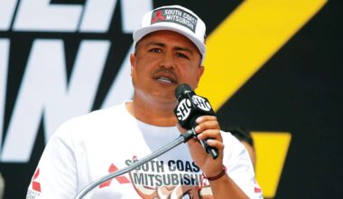 Top trainer Robert Garcia names the next face of the heavyweight division