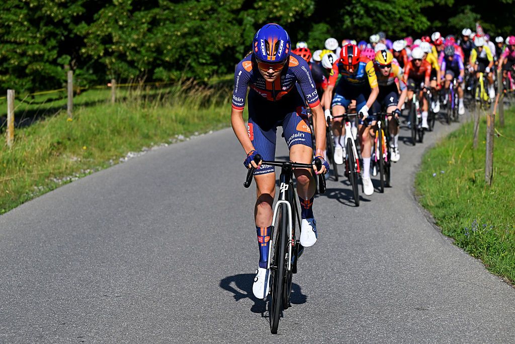 2026 Tour de Suisse Women stage 3: Megan Arens on the attack