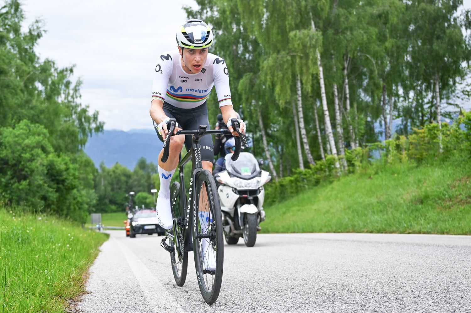 NEVEGAL, ITALY - JUNE 02: Marlen Reusser of Switzerland and Team Movistar competes during the 37th Giro d'Italia Women 2026, Stage 4 a 12.7km individual time trial stage from Belluno to Nevegal 1052m / #UCIWWT / on June 02, 2026 in Nevegal, Italy. (Photo by Luc Claessen/Getty Images)