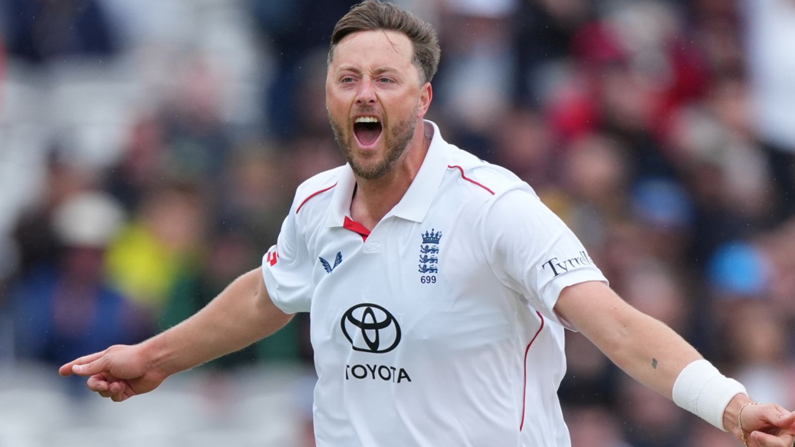 England vs New Zealand: Ollie Robinson bags two more wickets between rain delays to edge hosts closer to first Test victory | Cricket News