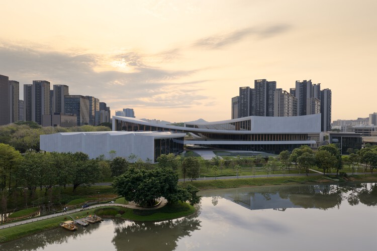 Songshan Lake Exhibition and Performance Centre / ZHA - Image 1 of 20