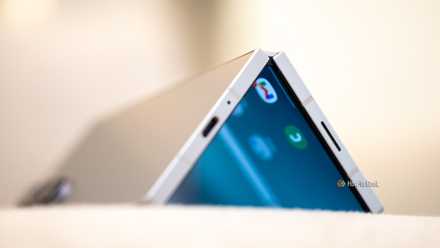 The hinge and folding display on the Samsung Galaxy Z Fold 6