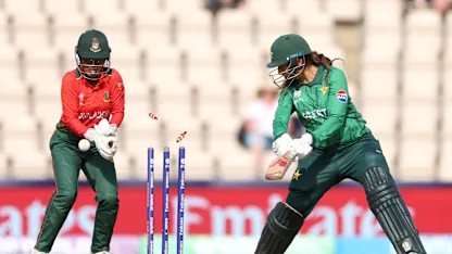 Australian bowlers close out a comfortable win against Netherlands