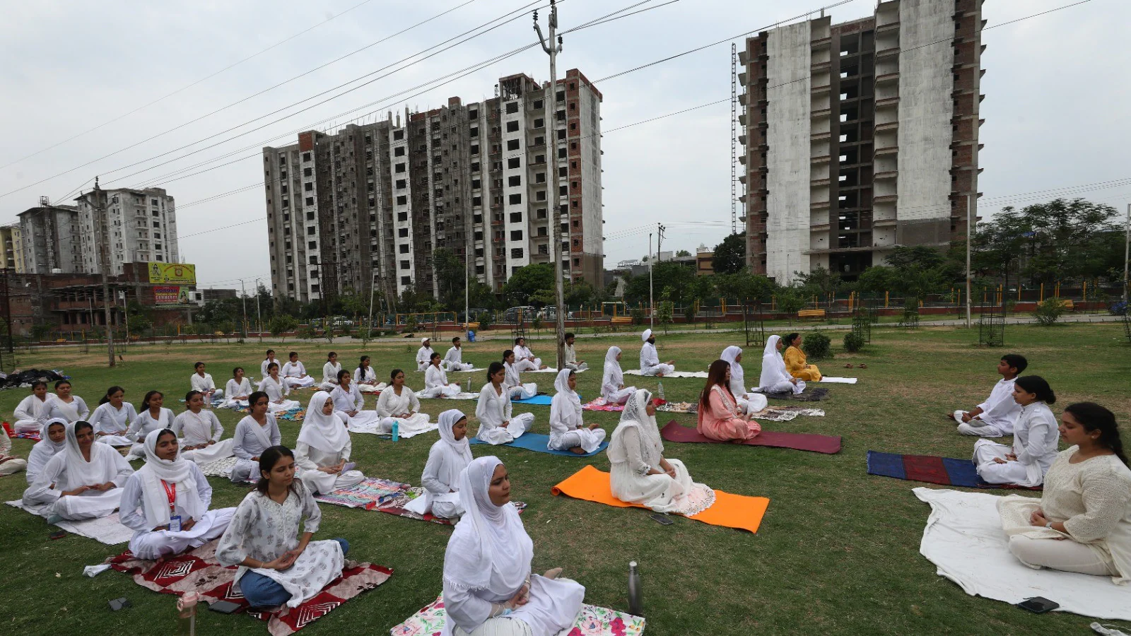 World Yoga Day 2026: "Faith Meets Fitness": Muslim Girls Along With Hindu Friends Perform Yoga In Jammu And Kashmir