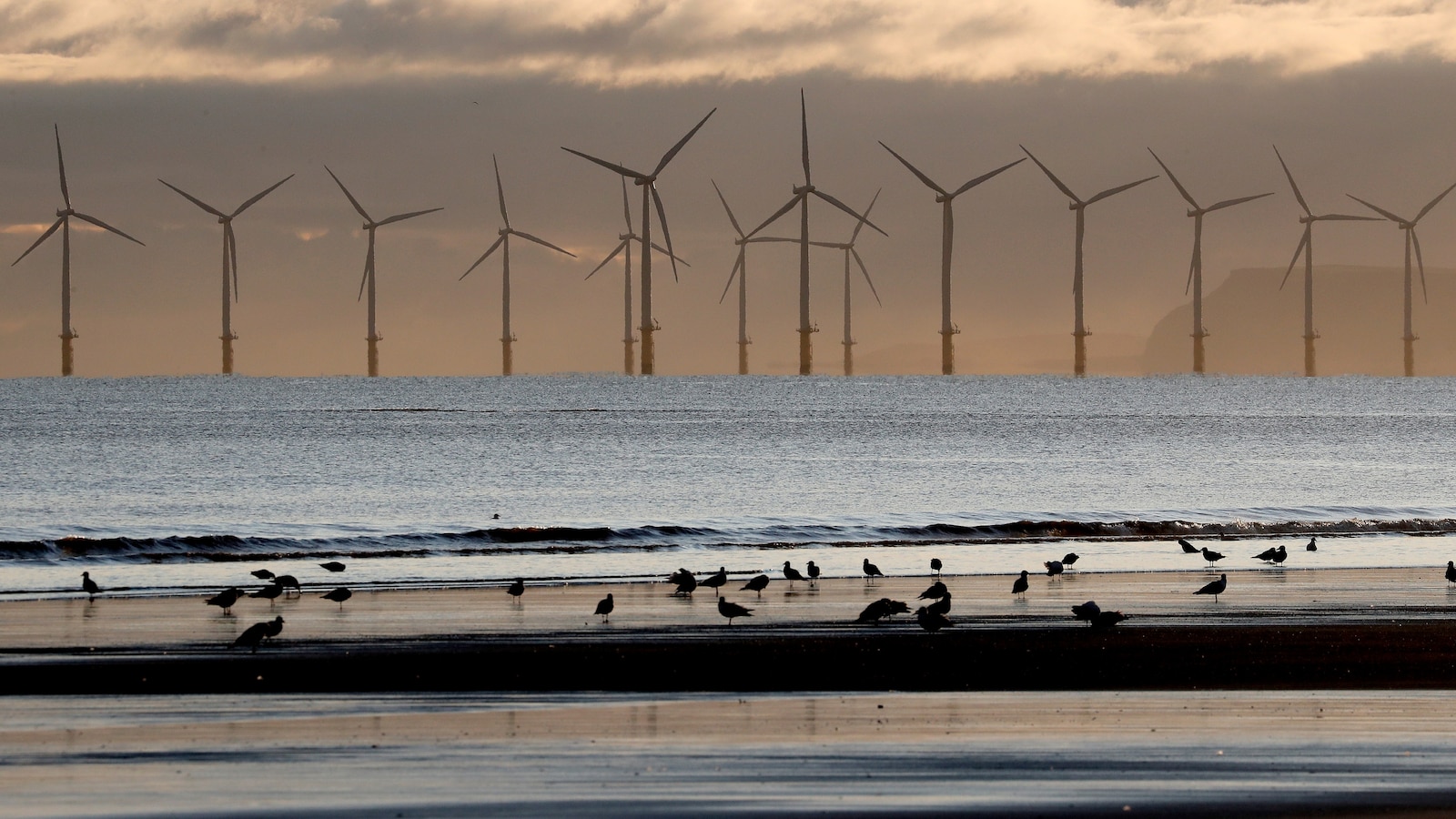 The UK government has set a target of an 87% cut in carbon emissions by 2042