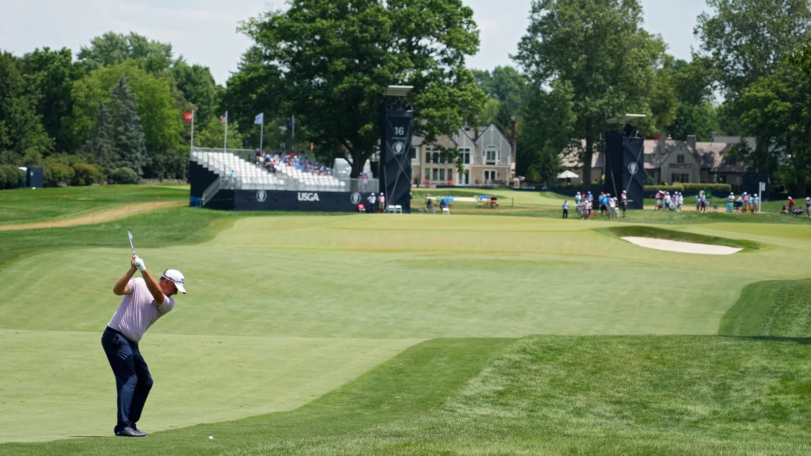 Birdie blitz gets Harrington back on Senior major trail