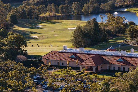 More than 100 members of the Terrey Hills Golf and Country Club have sent a legal letter of demand to the Lee family management.
