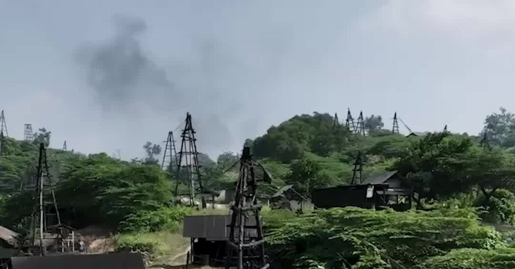 Drilling for Oil the Old-Fashioned Way in ‘Little Texas,’ Indonesia